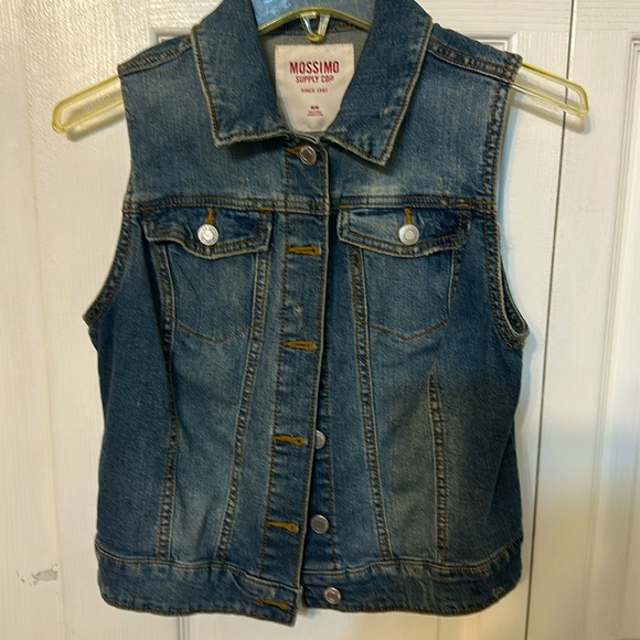 Jean jacket - Picture 2 of 11